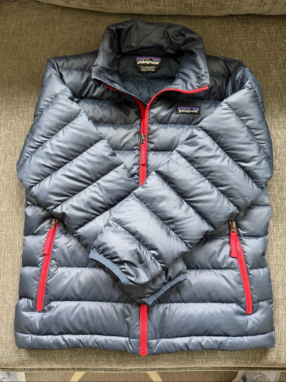 Patagonia Kids Navy Puffer Jacket with Red Zippers